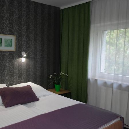 Hotel George Nadarzyn Exteriér fotografie