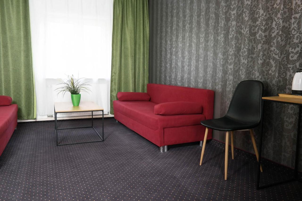 Hotel George Nadarzyn Exteriér fotografie